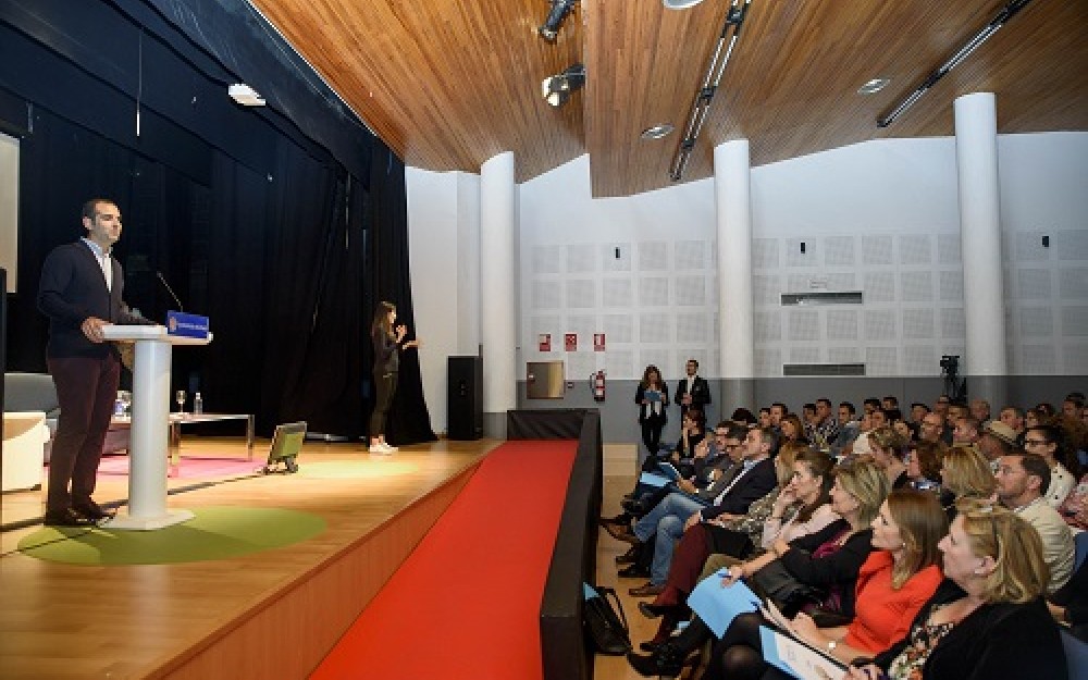 Ayuntamiento, Diputación y Ashal brindan por una ruta de tapas de película hasta el 25 de noviembre