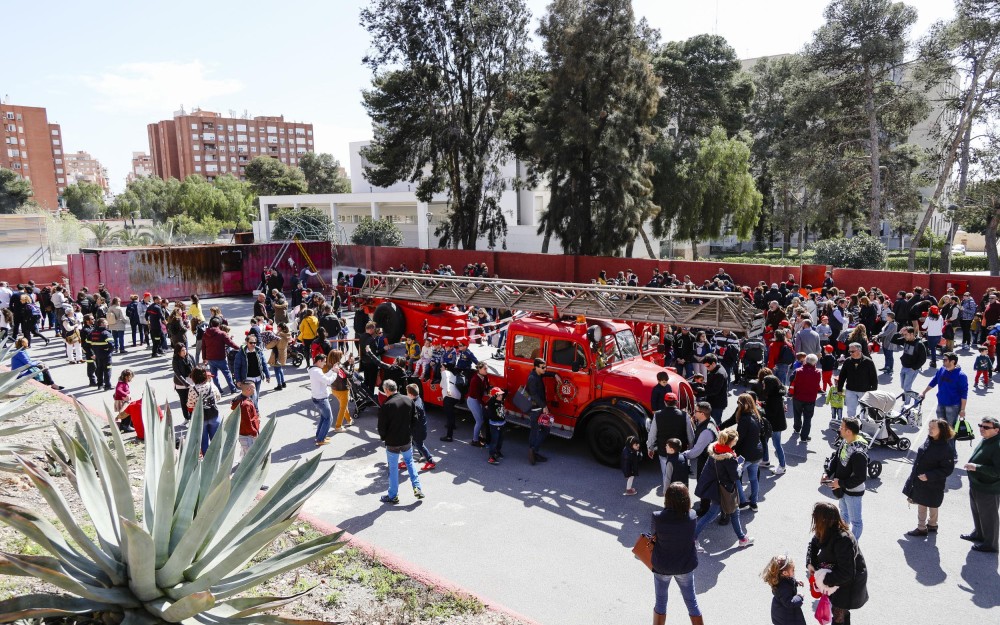 El alcalde presenta la campaña ‘Escudos Solidarios’ impulsada por la Policía Local a beneficio de la lucha contra el cáncer infantil
