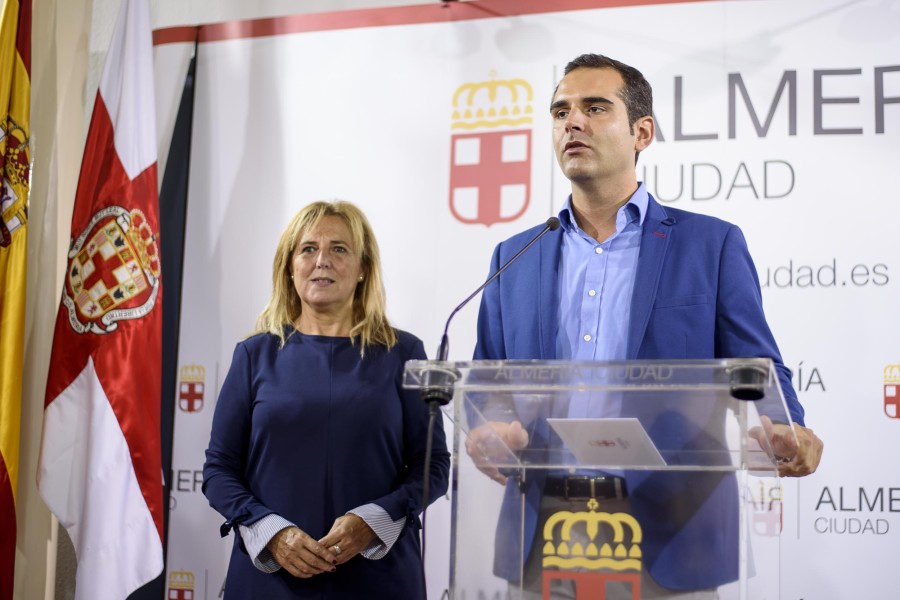 La Policía Local identifica a los tres autores de los destrozos de la fuente de la Plaza San Pedro y detiene a dos menores por dañar papeleras