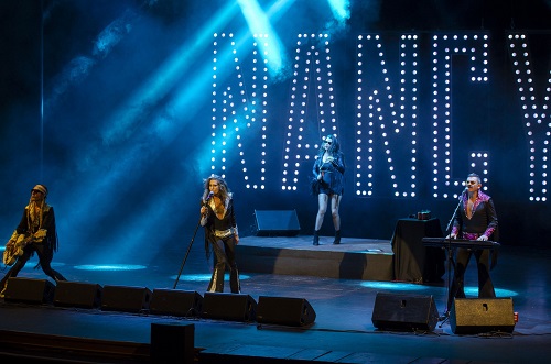 Nancys Rubias brillan en La Noche en Negro y llenan de rock y diversión el Maestro Padilla