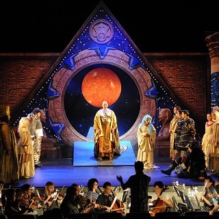 El clasicismo de ‘La Flauta Mágica’ de Mozart y el futurismo de la serie ‘Stargate’ se fusionan este viernes en el Auditorio