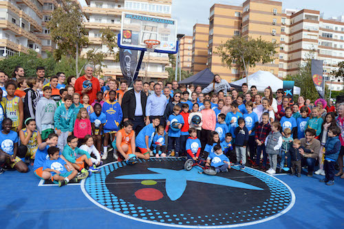 Más de 400 niños viven la pasión del baloncesto en la calle con el torneo ‘Plaza 3 x 3 Caixabank’