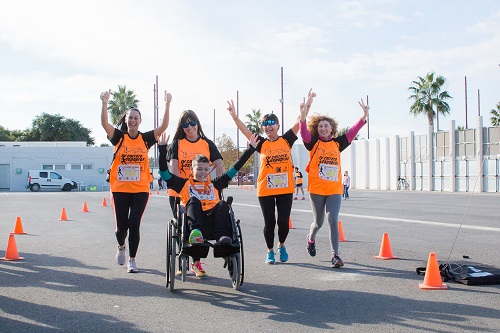 Más de 400 almerienses hacen deporte con Aspapros para celebrar el Día de la Discapacidad