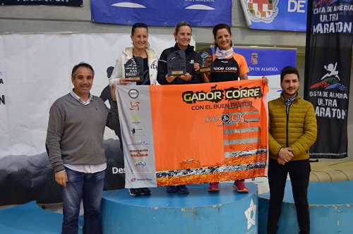 Juan José Foulquie y Ana Belén Baltanás ganan la Ultramaratón Costa de Almería, con meta en El Toyo