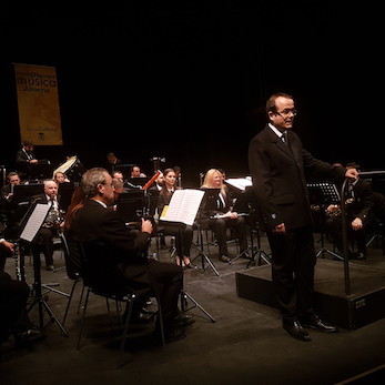 Entretenida mañana de populares piezas de musicales con la Banda Municipal de Almería