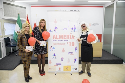 La programación de invierno de las visitas guiadas del Ayuntamiento de Almería quiere mostrar “una ciudad atractiva para visitar todo el año”