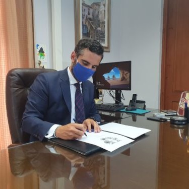 Alcalde Almería firma despacho