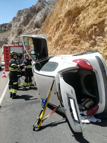 Bomberos Almería accidente vehículo