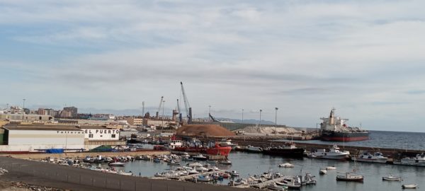 Muelle poniente puerto Almería